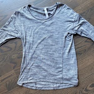 Lululemon Long Sleeve Shirt Size 4